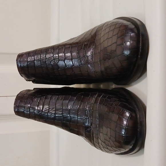 Stelle Monelle pull on croc embossed leather ankle booties - size 38/7.5 - Brown - Picture 2 of 11